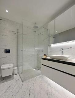 Bright Lovely Modern 2BD25 Condo PoolGym! #220 - 4