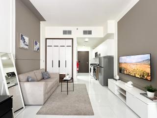 Trophy - Sunflower Sunrise Studio w free parking - Dubai - 9