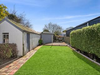 Cute cottage in a Supreme Location - 1