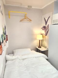Urban Nest 12 - 1