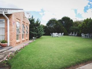 Khol Newman Bed & Breakfast - 1