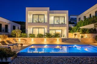 NEW, Luxury Villa for 8 with Heated Pool & Spectacular Sea Views - 9