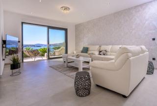 NEW, Luxury Villa for 8 with Heated Pool & Spectacular Sea Views - Ražanj - 7