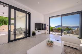 NEW, Luxury Villa for 8 with Heated Pool & Spectacular Sea Views - Ražanj - 6