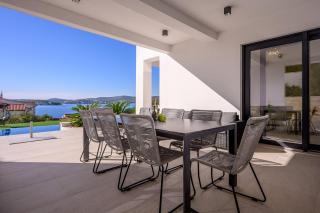 NEW, Luxury Villa for 8 with Heated Pool & Spectacular Sea Views - Ražanj - 1