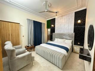 Rose Lodges Guest House G-10 - 8