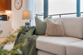 Urban Beachside 2BR with a Glimpse of Burj Khalifa, Near Jumeirah Beaches, Short Drive to Mercato Mall, La Sirene Building 4, Jumeirah by Deluxe Holiday Homes - 7