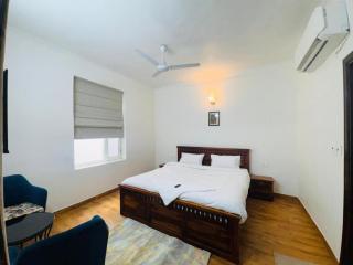 Hazel Town House By StayApart - New Delhi - 1