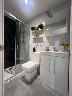 Double Room-2- in a great location-A newly apartment with 3 floors- 5 rooms-3 Bathroom-1 kitchen-1 terrace - 3