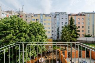 Blueground Nusle balcony nr Vysehrad PRG-72 - 5