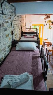 Trigona Guest House & Hostel - Gjirokastër - 5