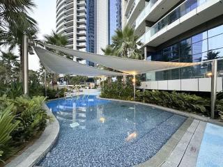 Luxurious paramount 2BR with Pool,Gym, Sauna & Bar 10 mins to Burj Khalifa - 3
