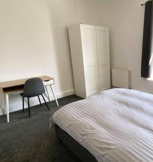 Huge Modern Room to Stay in Salford Samson Plab - Manchester - 5