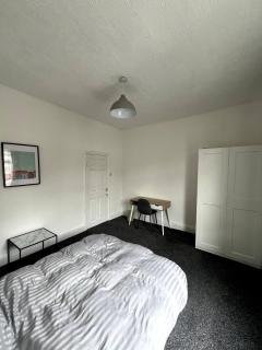Huge Modern Room to Stay in Salford Samson Plab - Manchester - 3