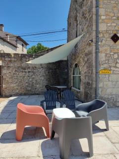 Ardèche les cigales gîte églantier avec piscine partagée - Grospierres - 8