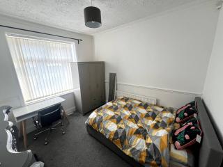 Comfort room near Salford Uni- Samson PLAB - 0