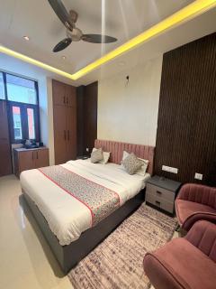 Shanti Vilas Hotel - 9