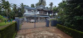 Retreat Beach Houz - 8