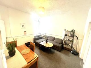 King Size Room To Stay in Salford-Samson PLAB - Manchester - 9