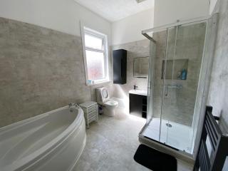 Modern room for short stay in Salford, PLAB Samson - Manchester - 2