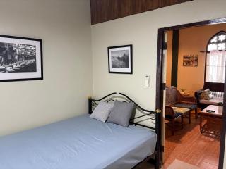 Chillin' Guest house - 9