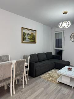 Bratti's Apartment Near Tirana Center And Mother Teresa International Airport - Laknas - 2