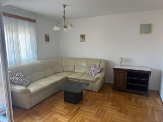 100m2 Apartment near Church - 3 bedrooms - 3 bathrooms - parking - 6