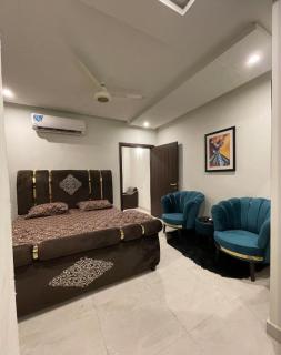 SkyView Apartment Two Bedrooms Near To Islamabad Airport - 1