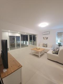 Stylish Rooftop Retreat with Hot Tub with Loutraki Beach - 1