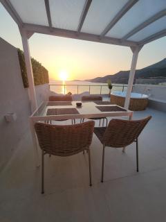 Stylish Rooftop Retreat with Hot Tub with Loutraki Beach - 3
