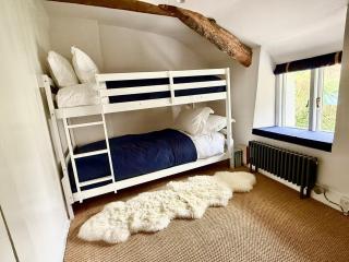 Peaceful Cornish Retreat - Sleeps 6 - 6