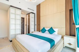 Superhost- 1BR Near Miracle Garden, Pool and Gym, Balcony Arjan - 6