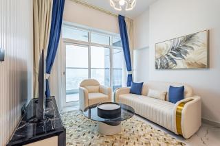 Superhost- 1BR Near Miracle Garden, Pool and Gym, Balcony Arjan - 0