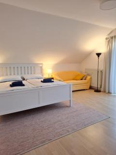 WEINBERGBLICK im Haus Auszeit - 2BR ,Küche, 2 Bäder, 2 Balkone, Parkplatz direkt vor der Tür - 1