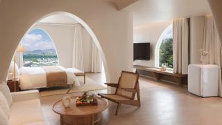 Water flows in moon Hotel - Dali - 9