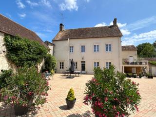 Gîte de Neufontaine, Maison à la campagne - - 0