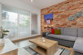 Stylish Apartment in Gdańsk Center with Garden and Parking by Noclegi Renters - 3