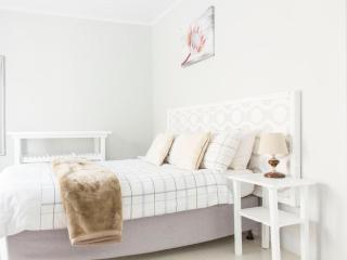 Julinas Guesthouse - 9