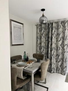 Modern and Bright 3BD House - Winsford - 7