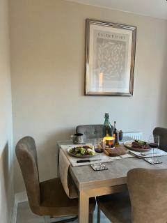 Modern and Bright 3BD House - Winsford - 6