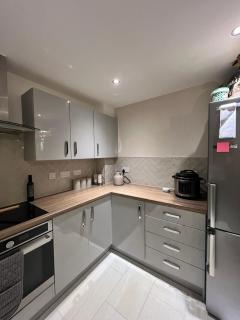 Modern and Bright 3BD House - Winsford - 2