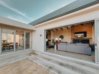 Legacy Beach Villa - 4
