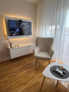 Apartman Ledine - - 9