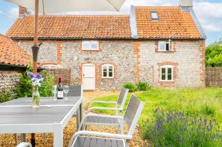 White End - Salthouse - 0