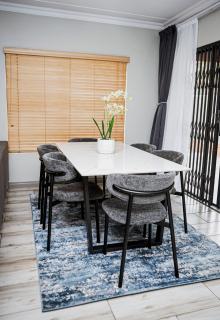 Walton Luxe Retreat - 9