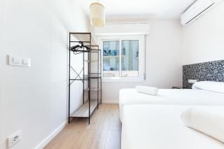 AinB Barcelona Sants Apartments - 2
