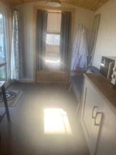Beehive retreat & Hot tub - Craigavole - 6