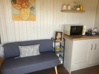 Beehive retreat & Hot tub - Craigavole - 4