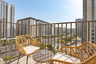 Steps from Dubai Hills Mall, Surrounded by Top-Tier Amenities, and close to Dubai Hills Park and Golf Club, Socio Tower 1, Dubai Hills by Deluxe Holiday Homes - 6