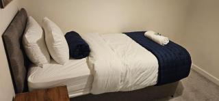 Spacious Luxurious Serviced Accommodation 5 - Bushbury - 5